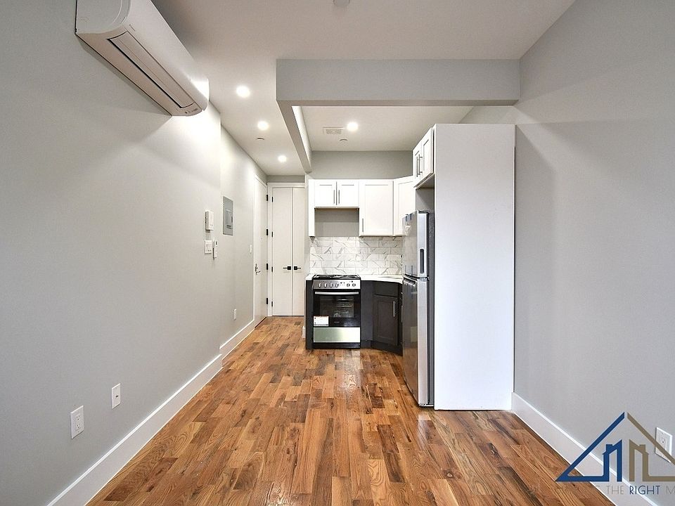 2nd image of 1048 Morris Ave #2A