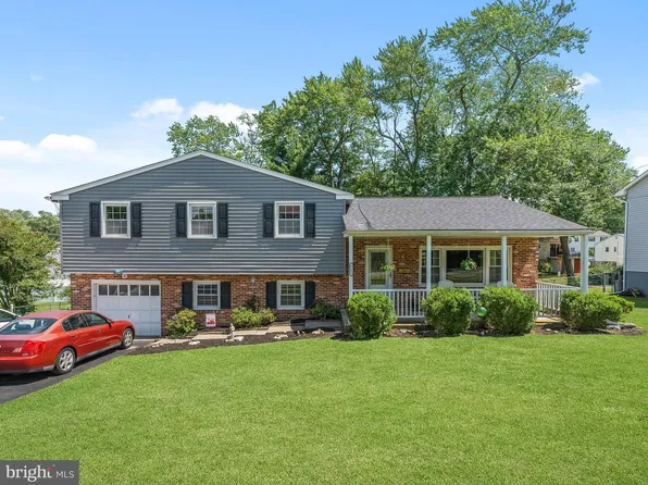 2165 Overlook Dr, Aston, PA 19014