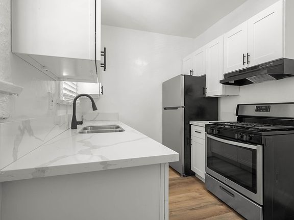 3rd image of 1142 W 17th St APT 8