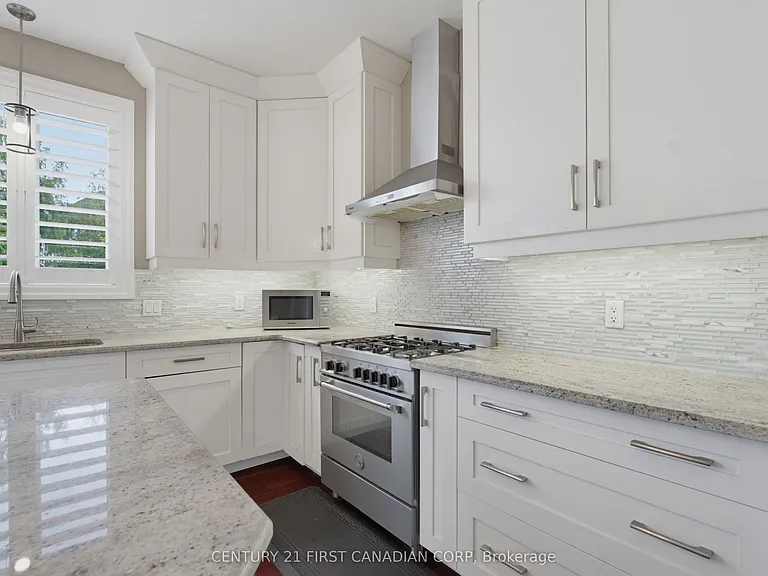 1018 Medway Park Dr — Photo 12