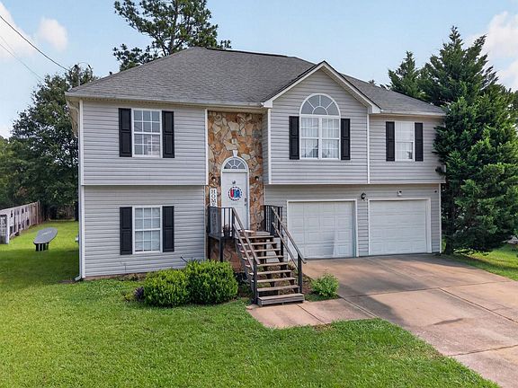 2nd image of 26 Lincoln Oaks Dr
