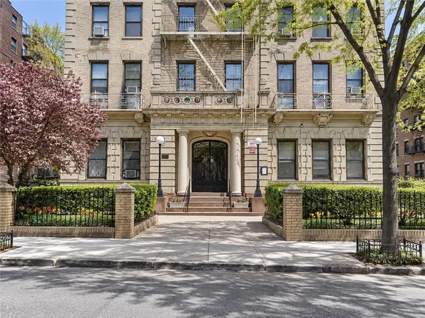 465 Eastern Pkwy APT U, Brooklyn, NY 11216