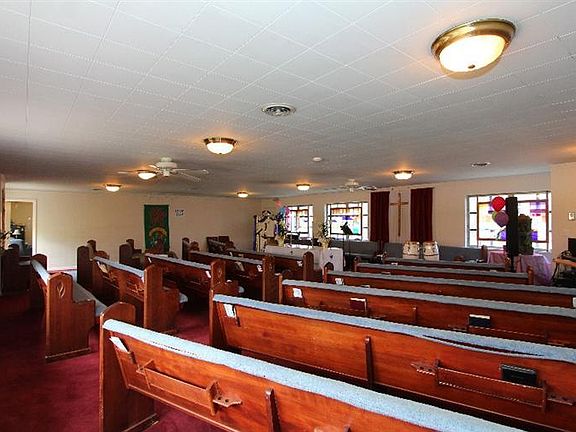 5th image of 2382 Kennedy Ave