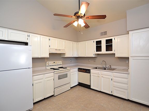 5th image of 601 N May APT 35