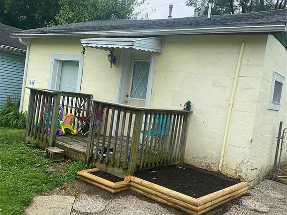 5th image of 2351 Vermont Ave