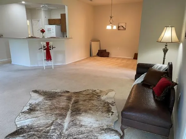 319 Essex Ln, Georgetown, TX 78633
