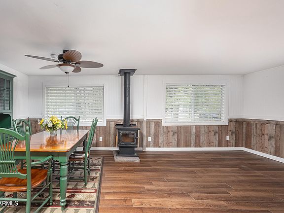 5th image of 535 E OAK Drive