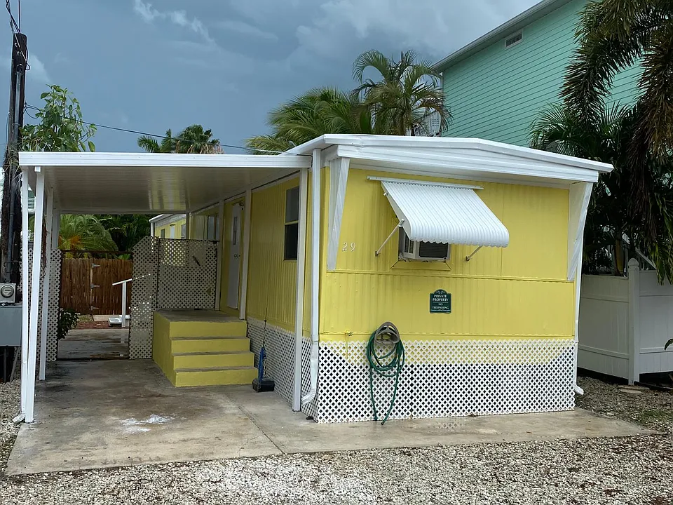 29 Palm Dr