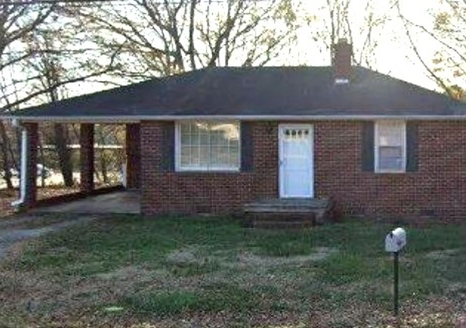 2BR Brick Ranch w/ Carport in Duncan — Photo 1