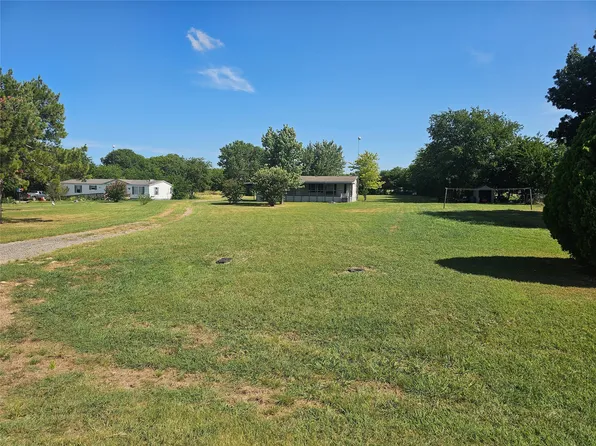 9870 Meadow Ranch Rd, Justin, TX 76247
