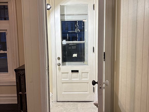 2nd image of 948 W Tilghman St