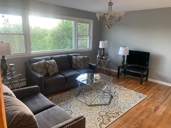 342 Beach Ave APT 3A, La Grange Park, IL 60526