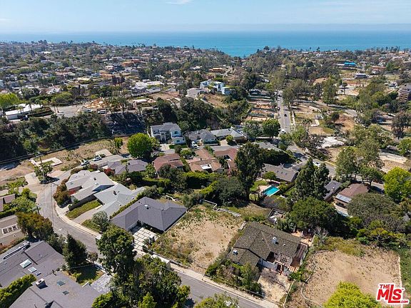 5th image of 1025 Las Pulgas Rd