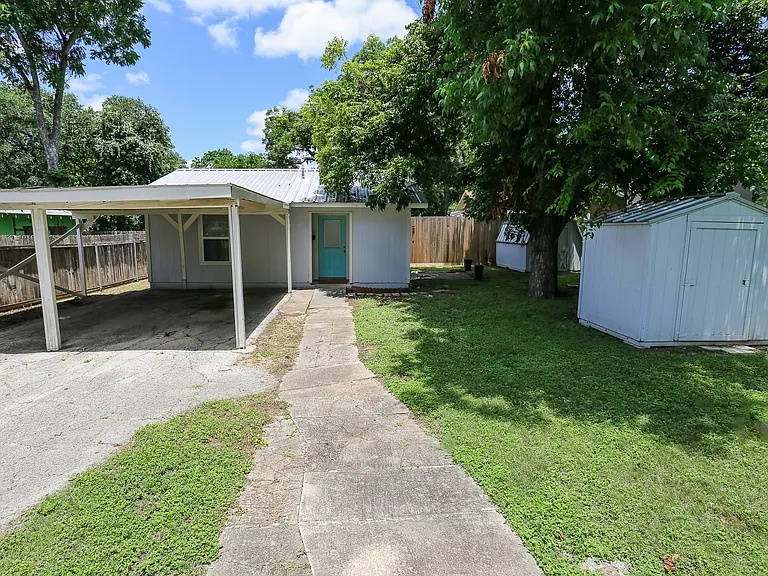 271 S Willow Ave — Photo 36