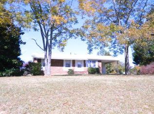 464 Union Point Rd, Lexington, GA 30648