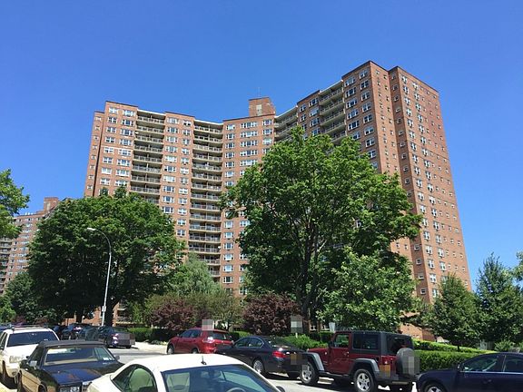5th image of 5800 Arlington Ave