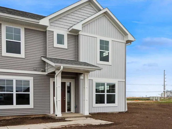 7027 Harlan Eddy Dr SW, Cedar Rapids, IA 52404