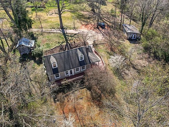 4th image of 129 Linden Ave