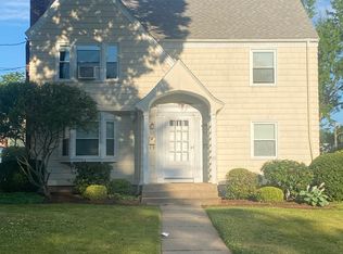 65 Ardmore Rd #2, West Hartford, CT 06119