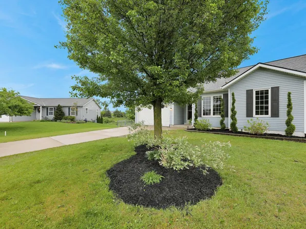 9232 Southwind Dr, Zeeland, MI 49464