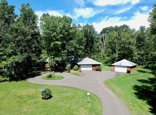 116 Dibble Edge Rd, Wallingford, CT 06492