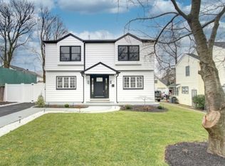 11 Crescent St, Rochelle Park, NJ 07662