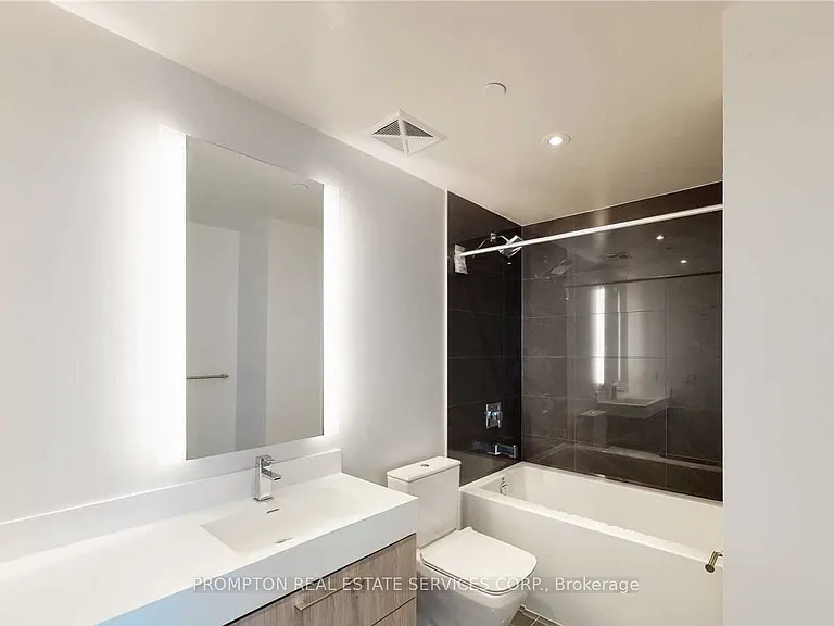 1 Yorkville Ave #2910 — Photo 4