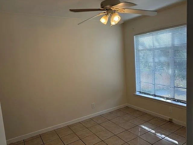 3202 Grooms St #F — Photo 7