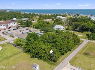 306 Perron St, Waveland, MS 39576