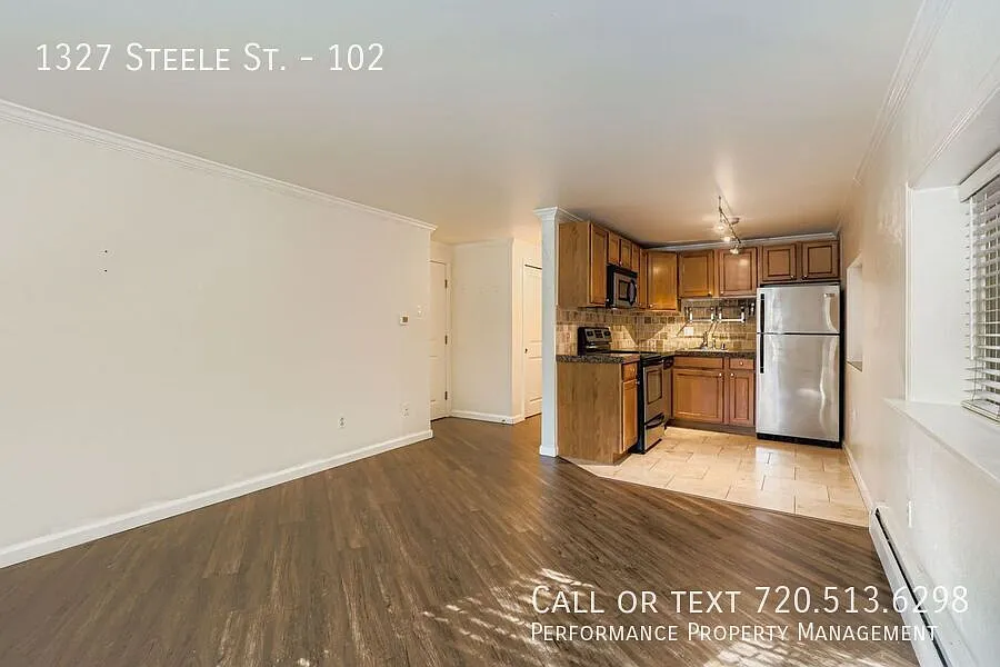 1327 Steele St #102