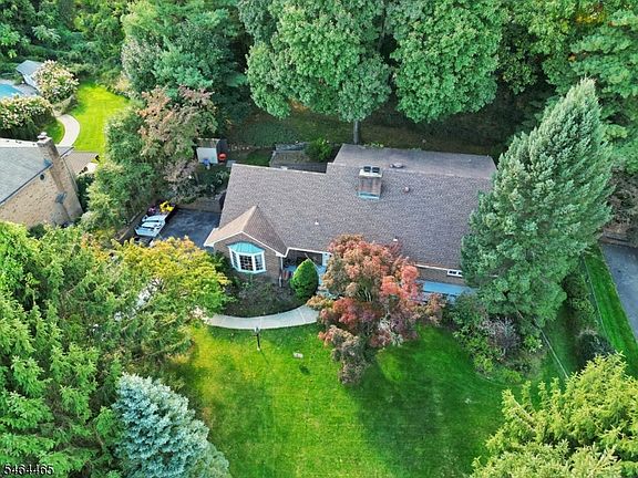 3rd image of 26 Faber Dr