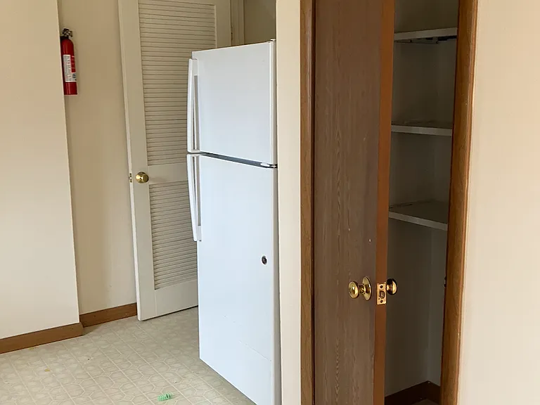 139 Julie Dr #6 — Photo 5