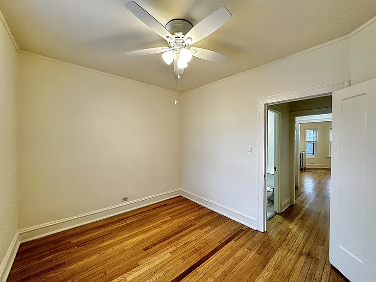 2633 W Ainslie St #3 — Photo 17