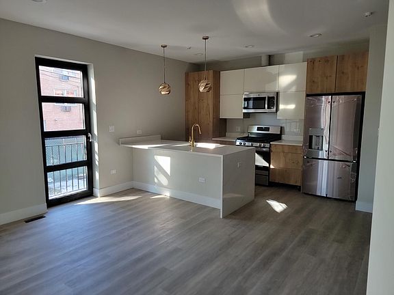 3rd image of 5602 W Goodman St #1