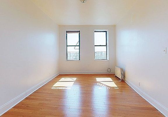 4th image of 421 W 162nd St APT 4D