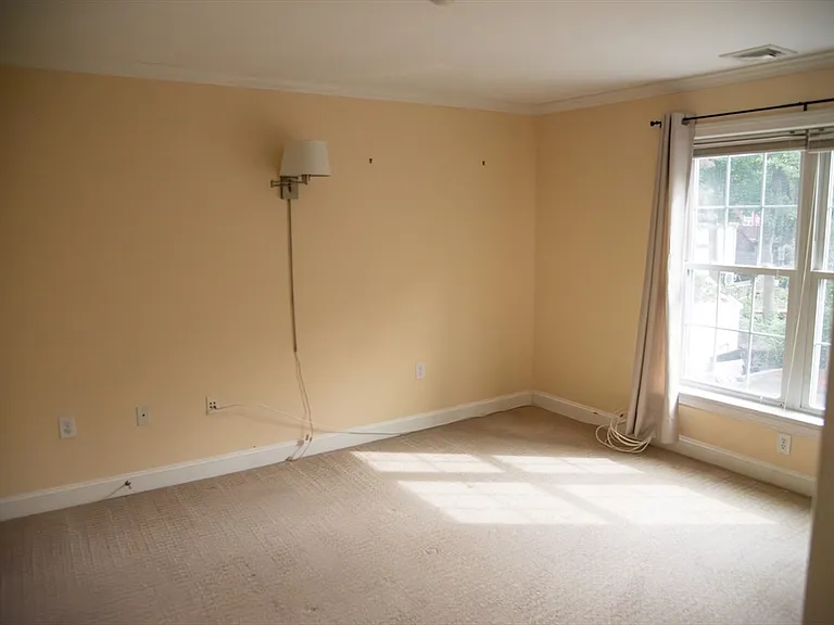 8 Crowninshield St #210 — Photo 16