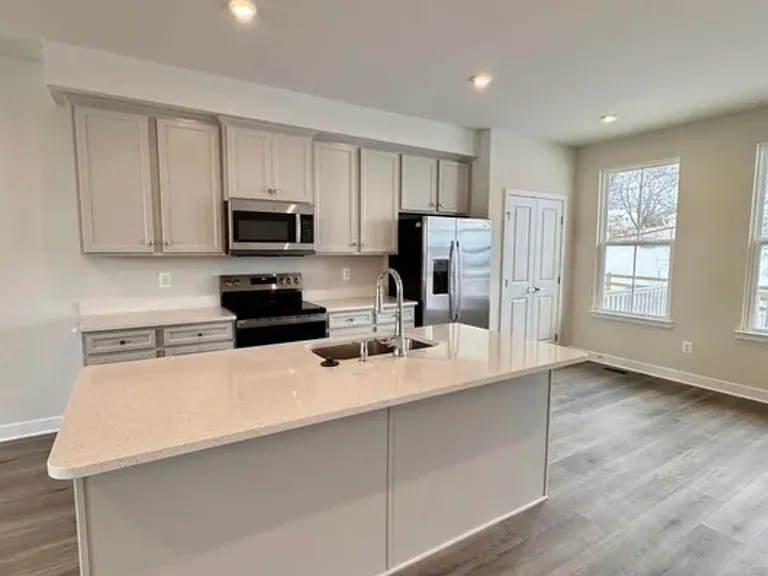4664 Fountainbridge Ct — Photo 18