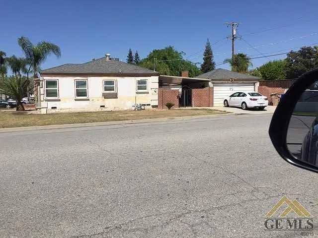 2400 Olympic Dr photo 1