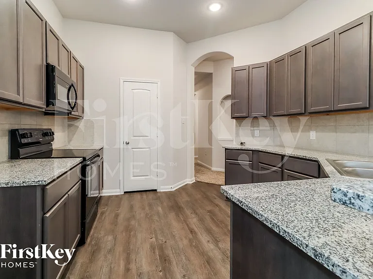 14755 Country Club Dr — Photo 9