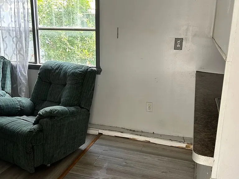 23765 Lawrence Ave — Photo 47