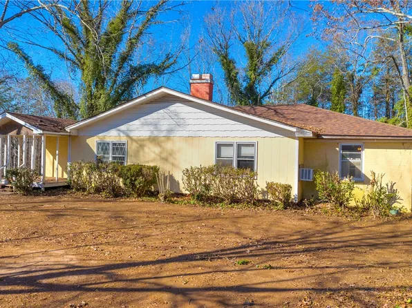 131 B D Johnston Rd, Central, SC 29630