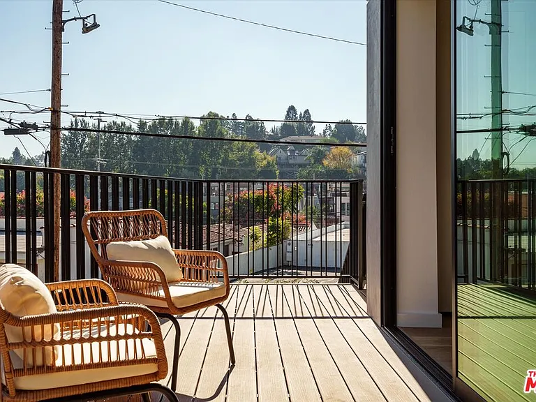 2822 Avenel St — Photo 11