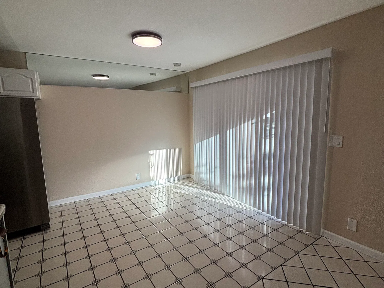 3 bed, 1148 sqft, $3,100 — Photo 4