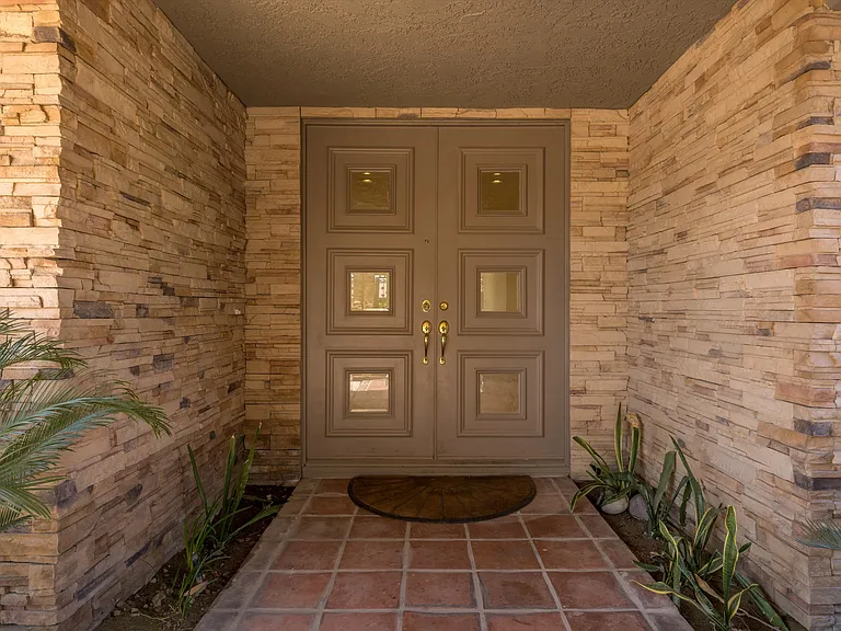 75 Colgate Dr — Photo 5