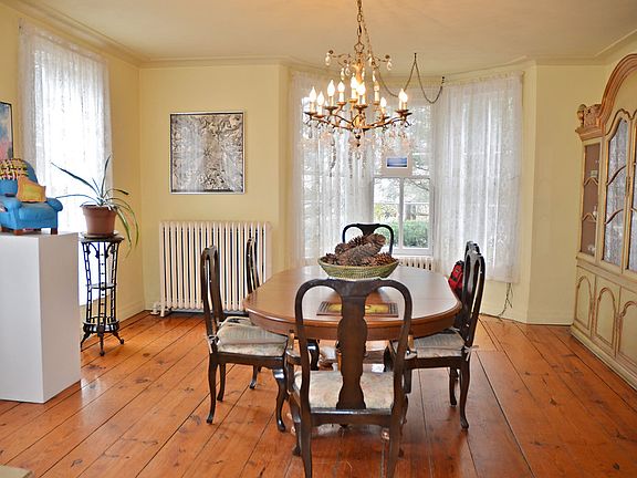 4th image of 4013 Chatham St