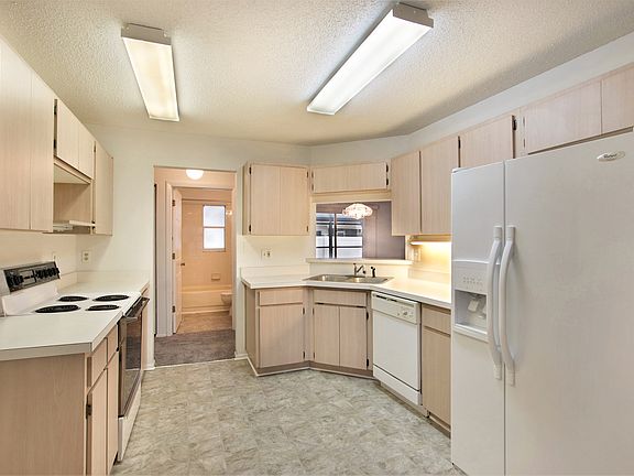 2nd image of 1464 Cairn Ct