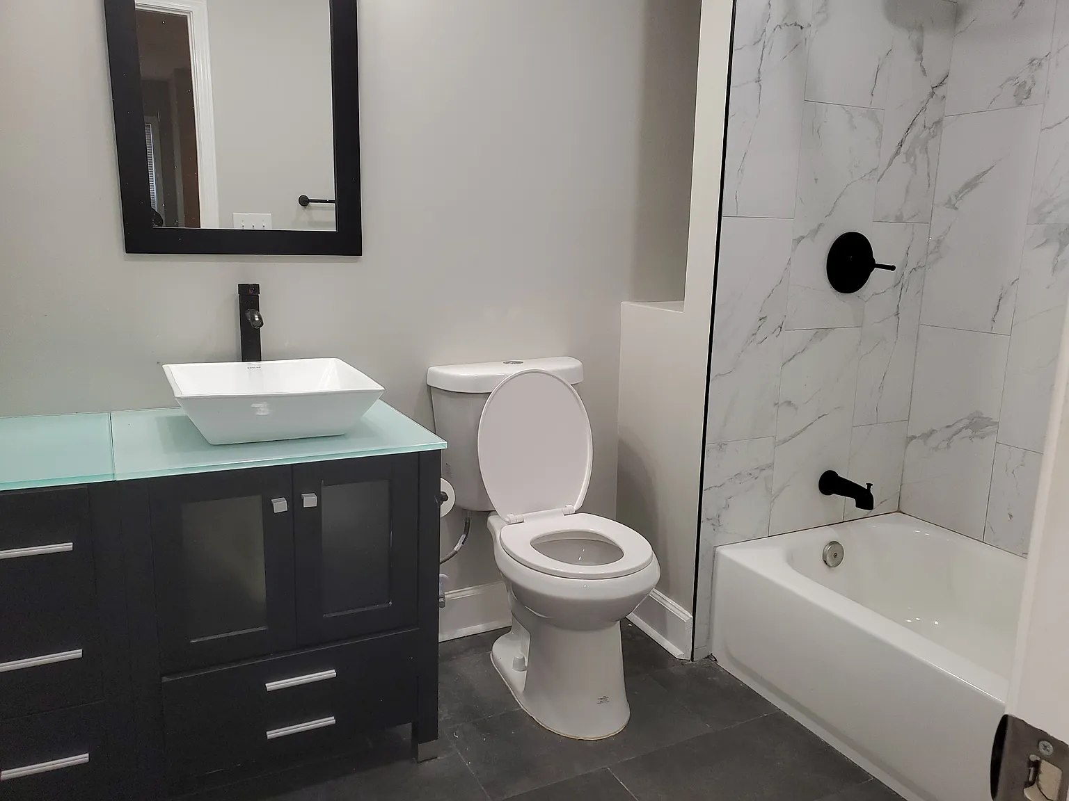 4 bed, 2000 sqft, $2,350 — Photo 4