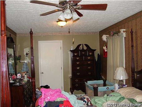 5th image of 218 Shelley Ct