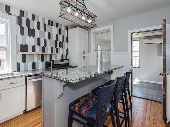 2nd image of 5441 Lisette Ave