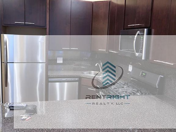 2nd image of 1353 N Ashland Ave #2F